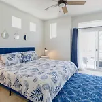 Pet-Friendly Aurora Getaway With Deck And Grill!